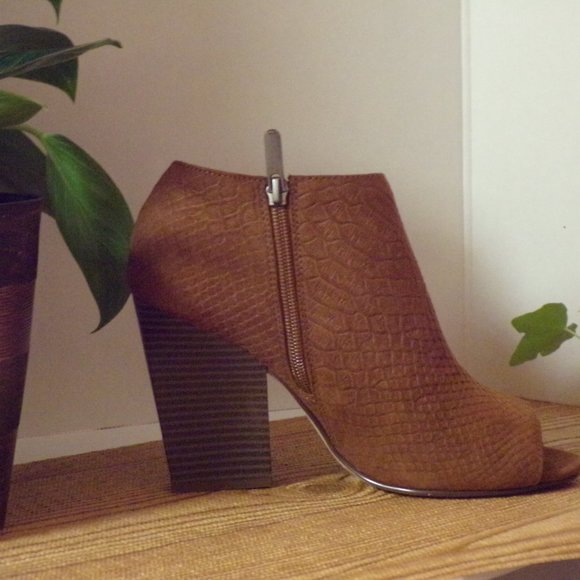 AMERICAN RAG CIE - Picture 3 of 4